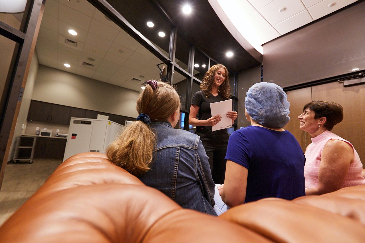 2019-07_Vision Point-Lasik Surgery Suite Waiting Room_P5A1414